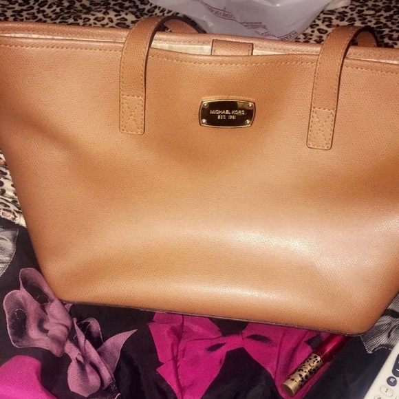 Michael kors tote - Picture 2 of 2
